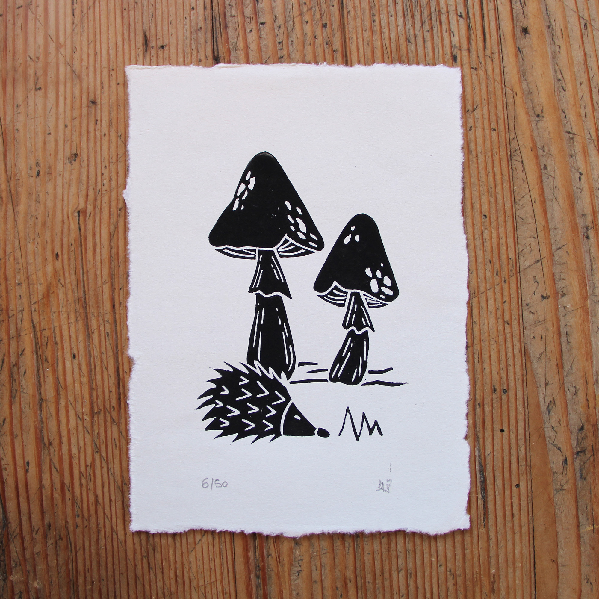 Carte imprimée à la main - Linogravure - Hérisson & champignons